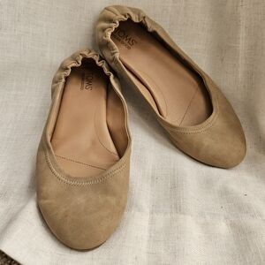TOMS Women's Beige Suede Flats